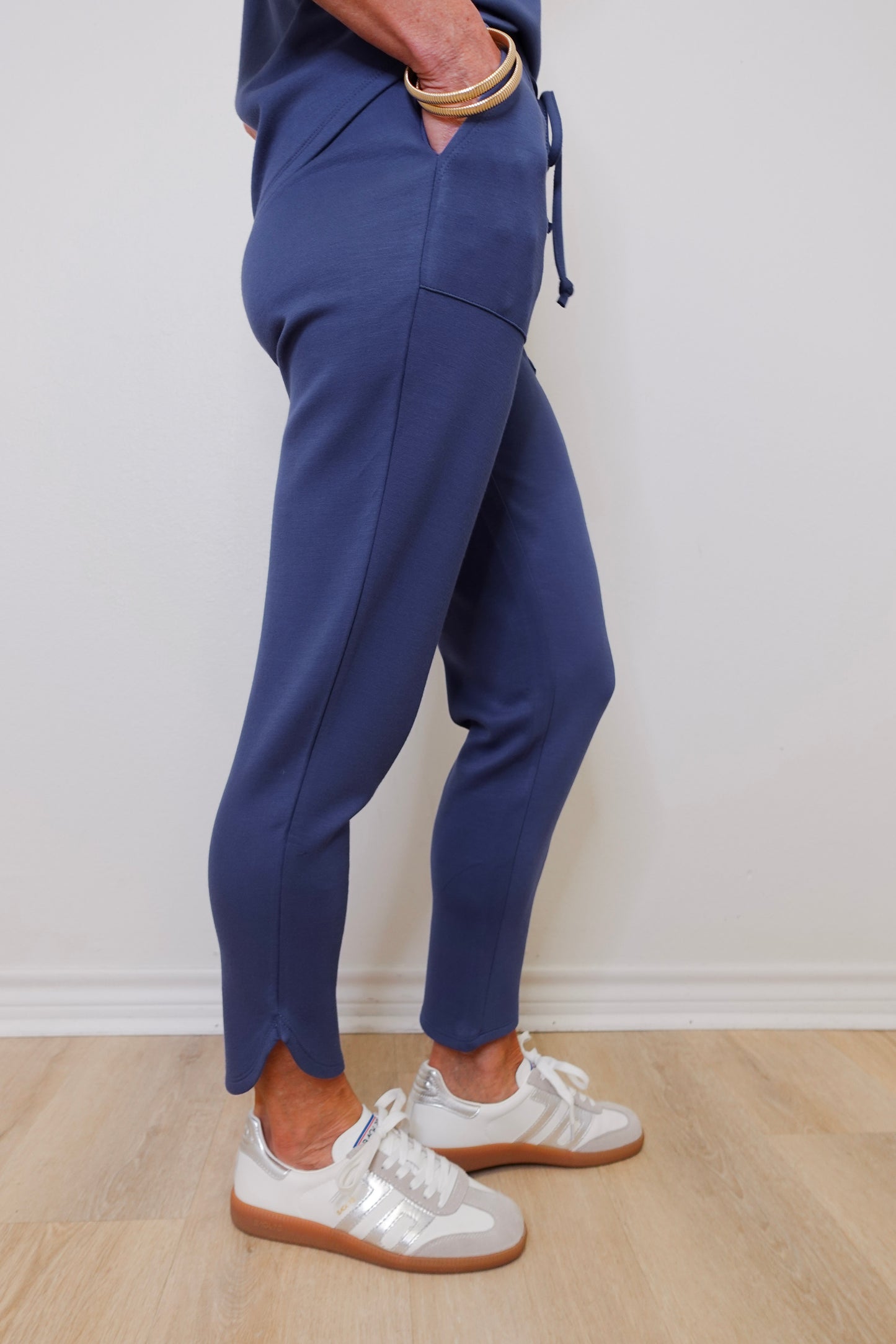 PURE DREAM V-NECK LOUNGE SET