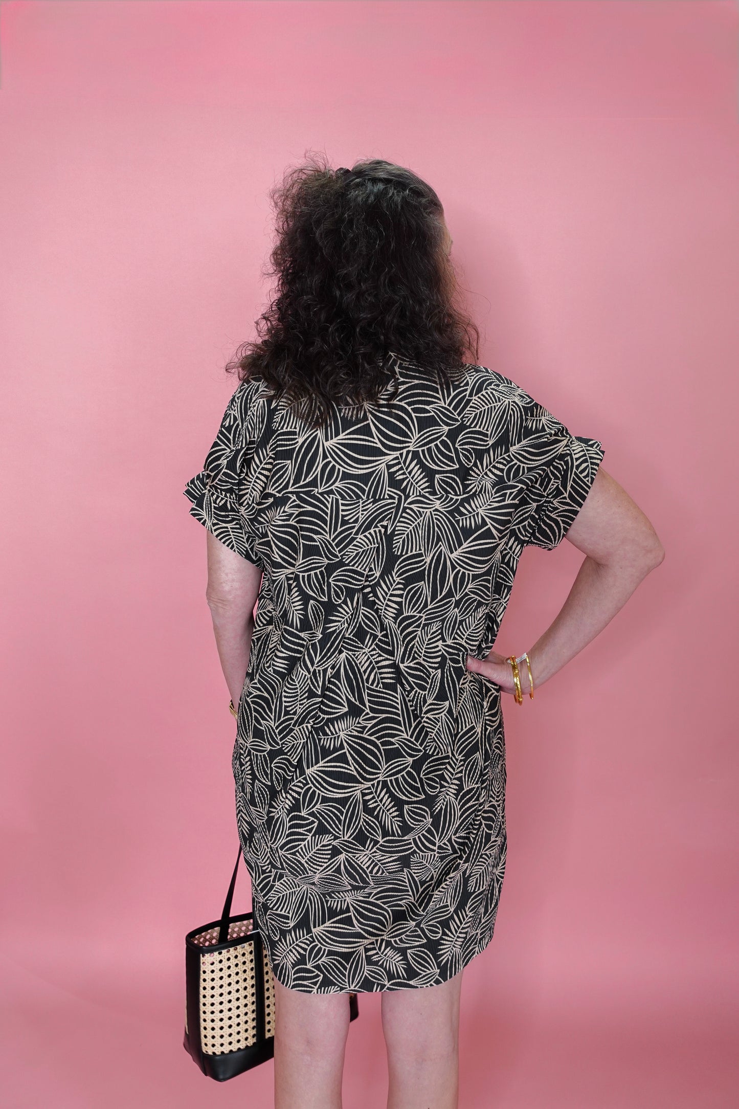 KNIT DRESS W/SLEEVE DETAIL