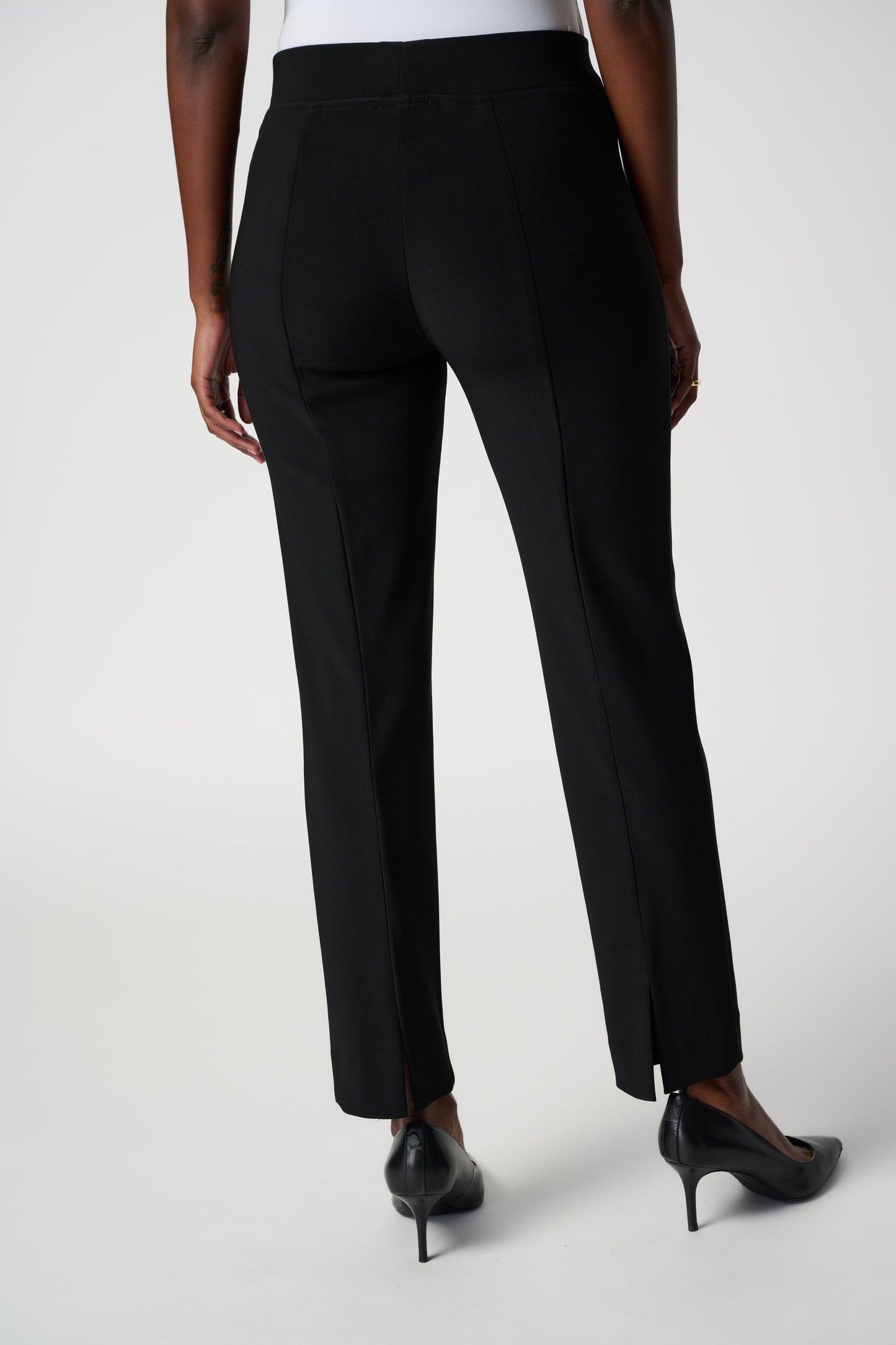 SLIM FIT PULL ON PANT