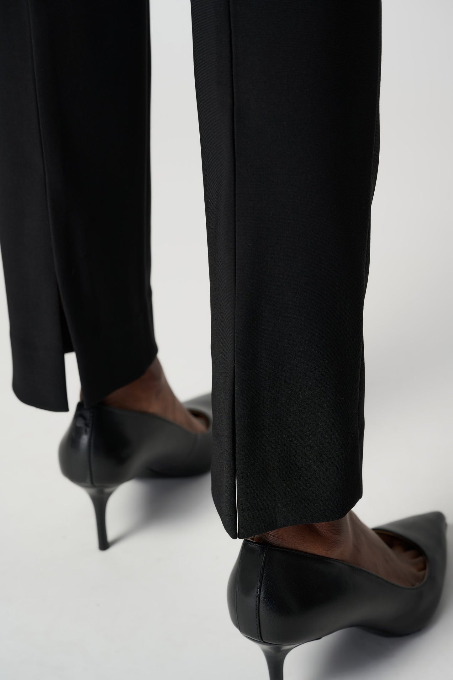 SLIM FIT PULL ON PANT