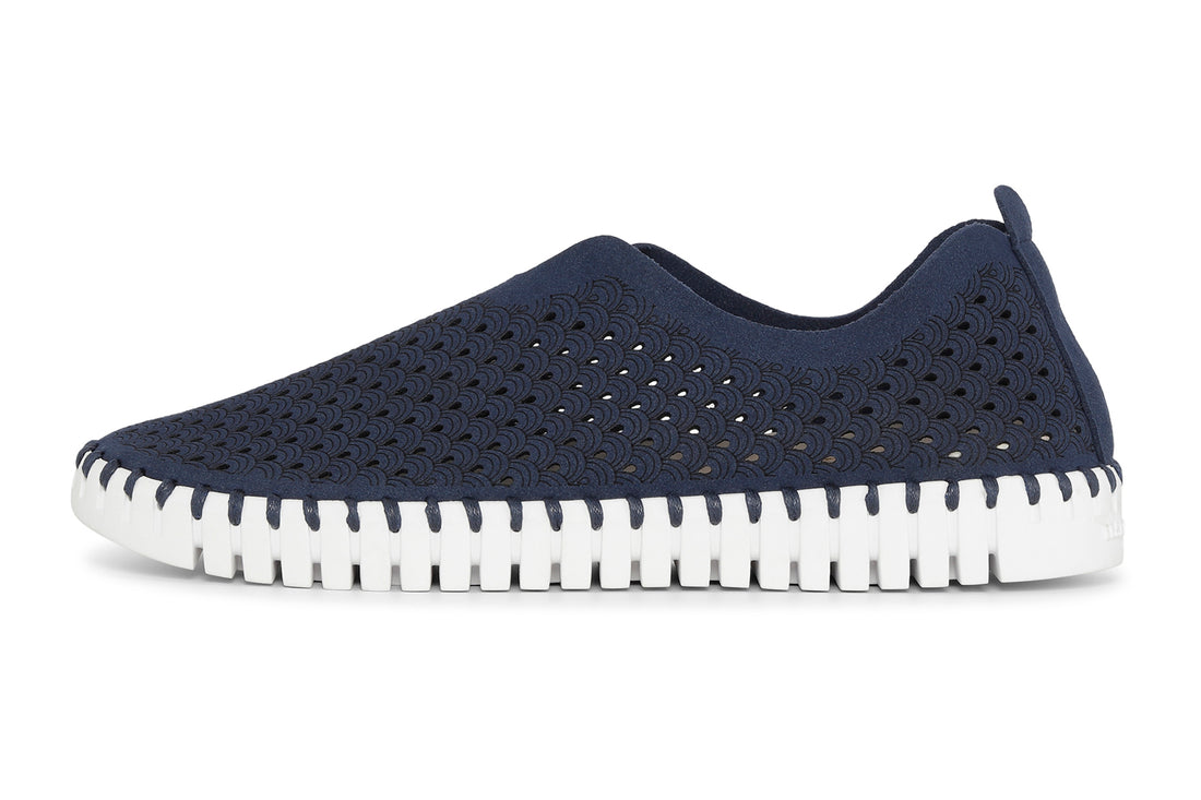 SLIP ON WITH WHITE BOTTOM