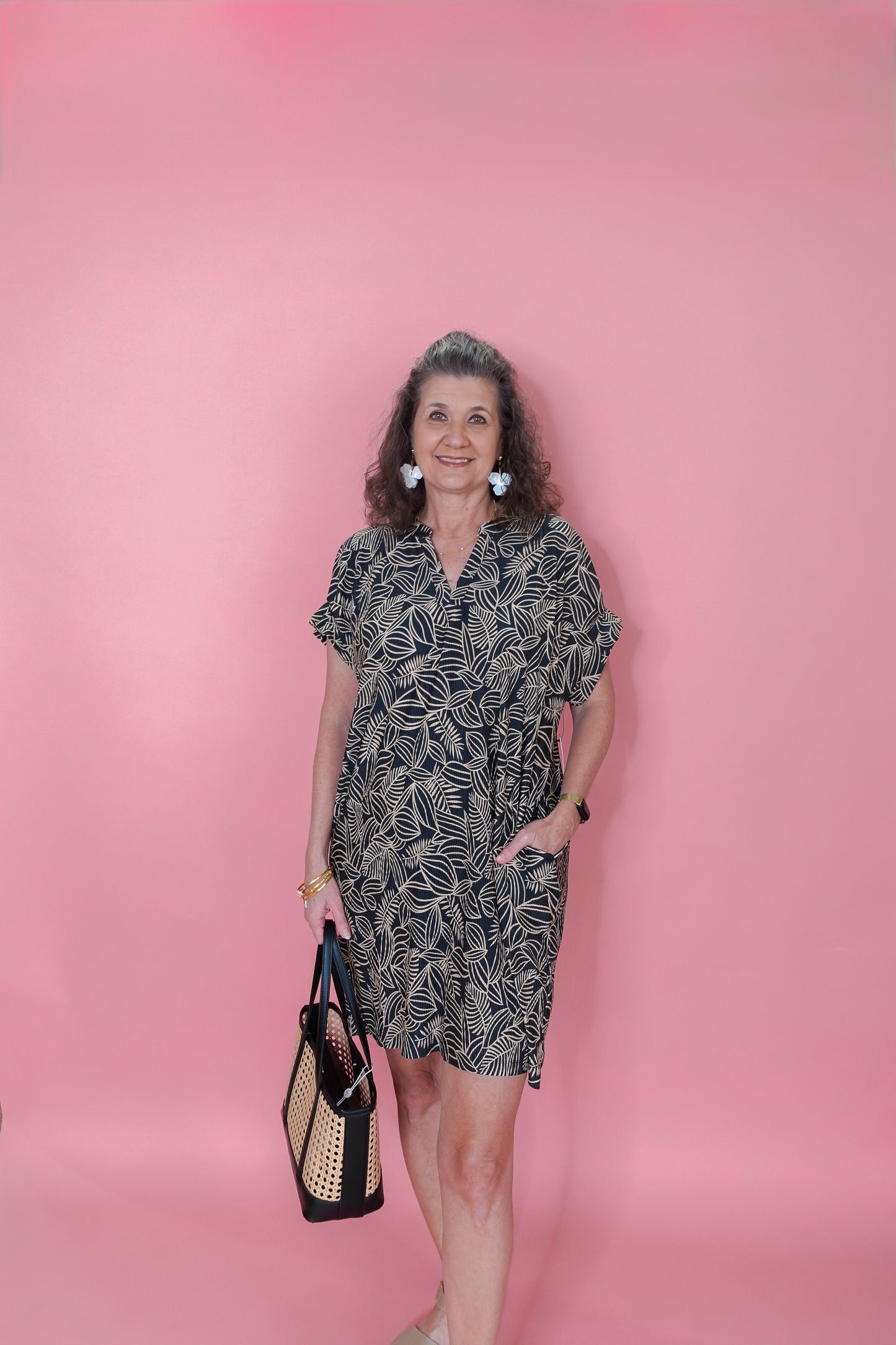 KNIT DRESS W/SLEEVE DETAIL