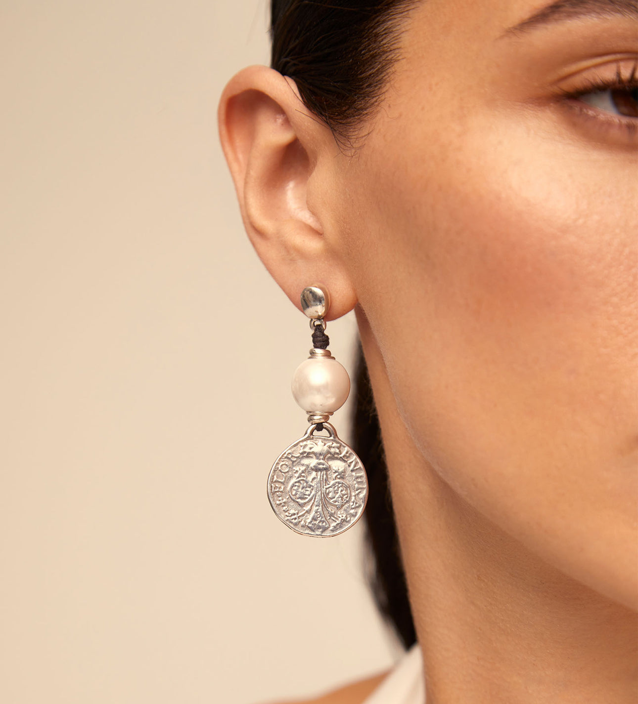 ALEJANDRIA PEARL EARRINGS