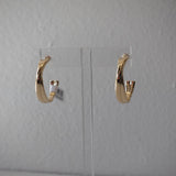 MM MEDIUM GOLDEN HOOPS