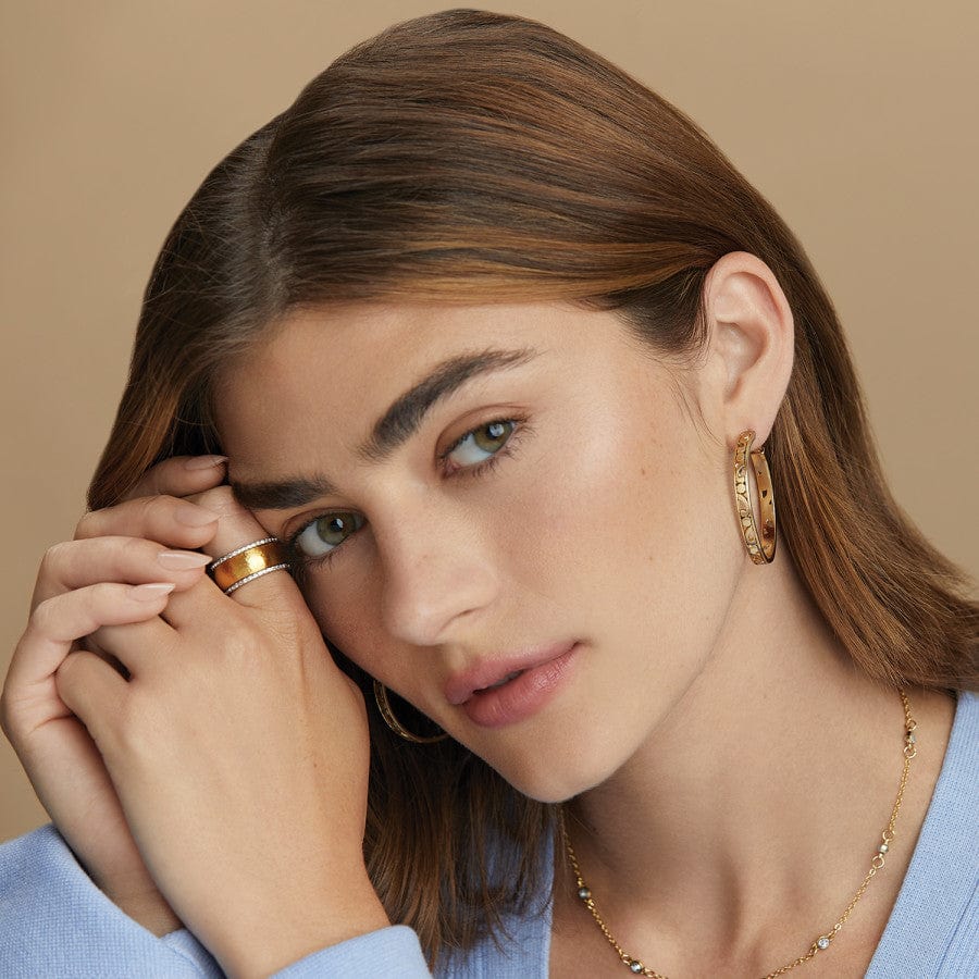 ILLUMINA PETITE COLLAR NECKLACE