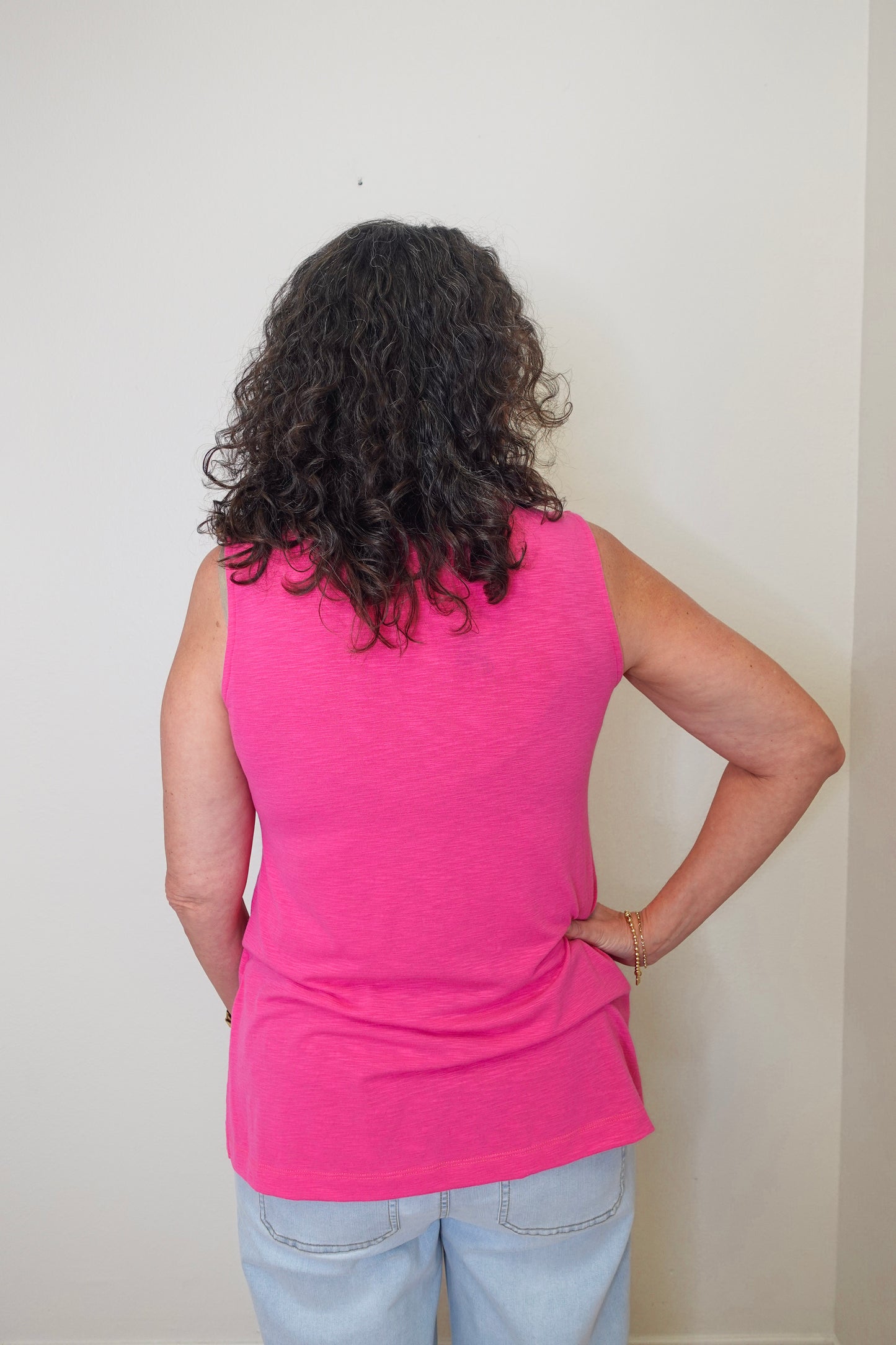 V-NECK TANK TOP W/SIDE OPEN