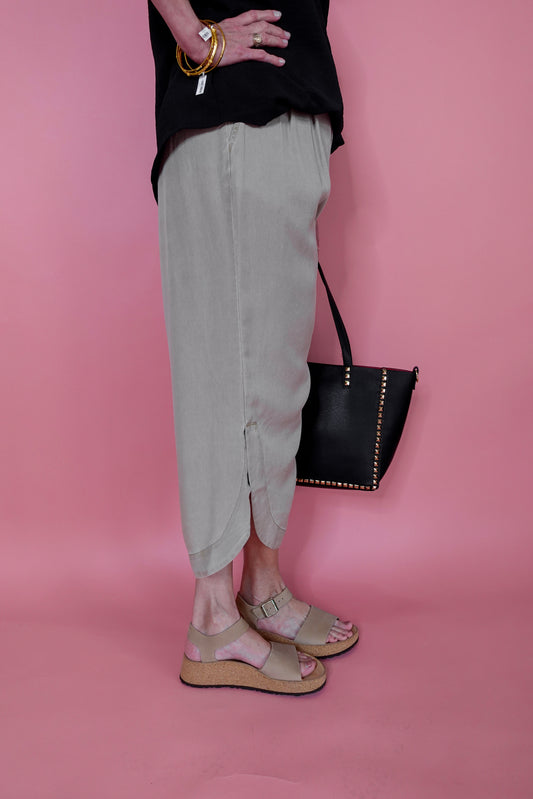 FLOWY PLEATED PANT