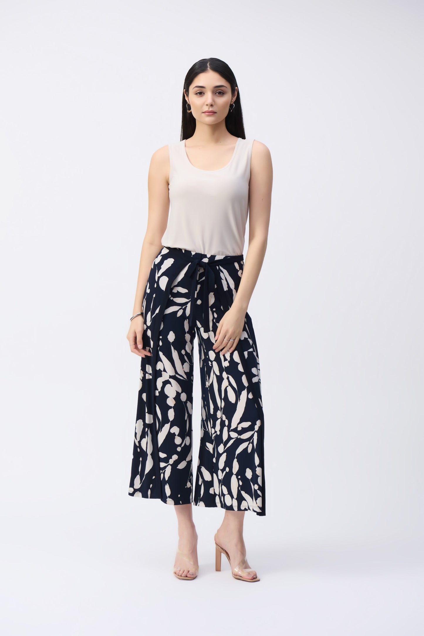 SCOOP NECK SLEEVELESS CAMI