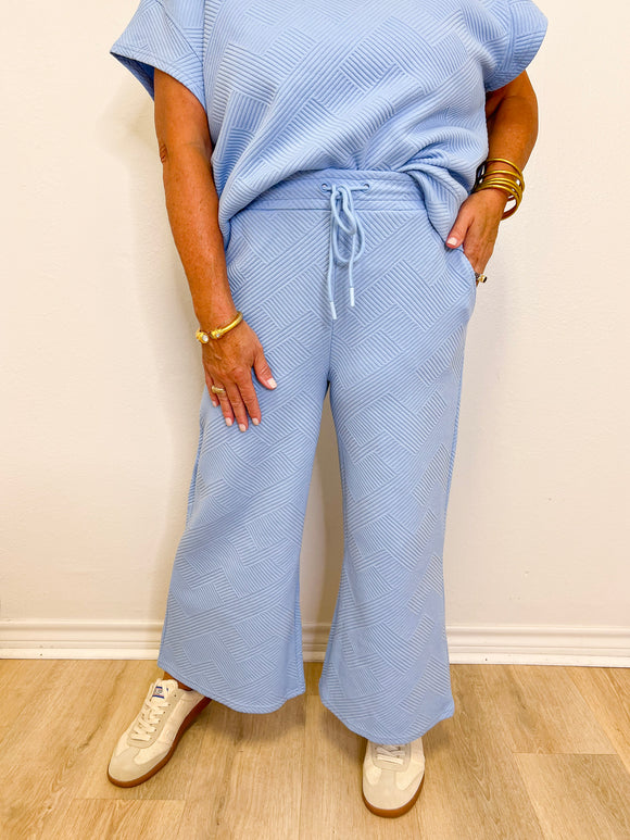 Textured Cropped Wide Leg Pant