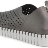 TULIP SLIP - ON SHOE
