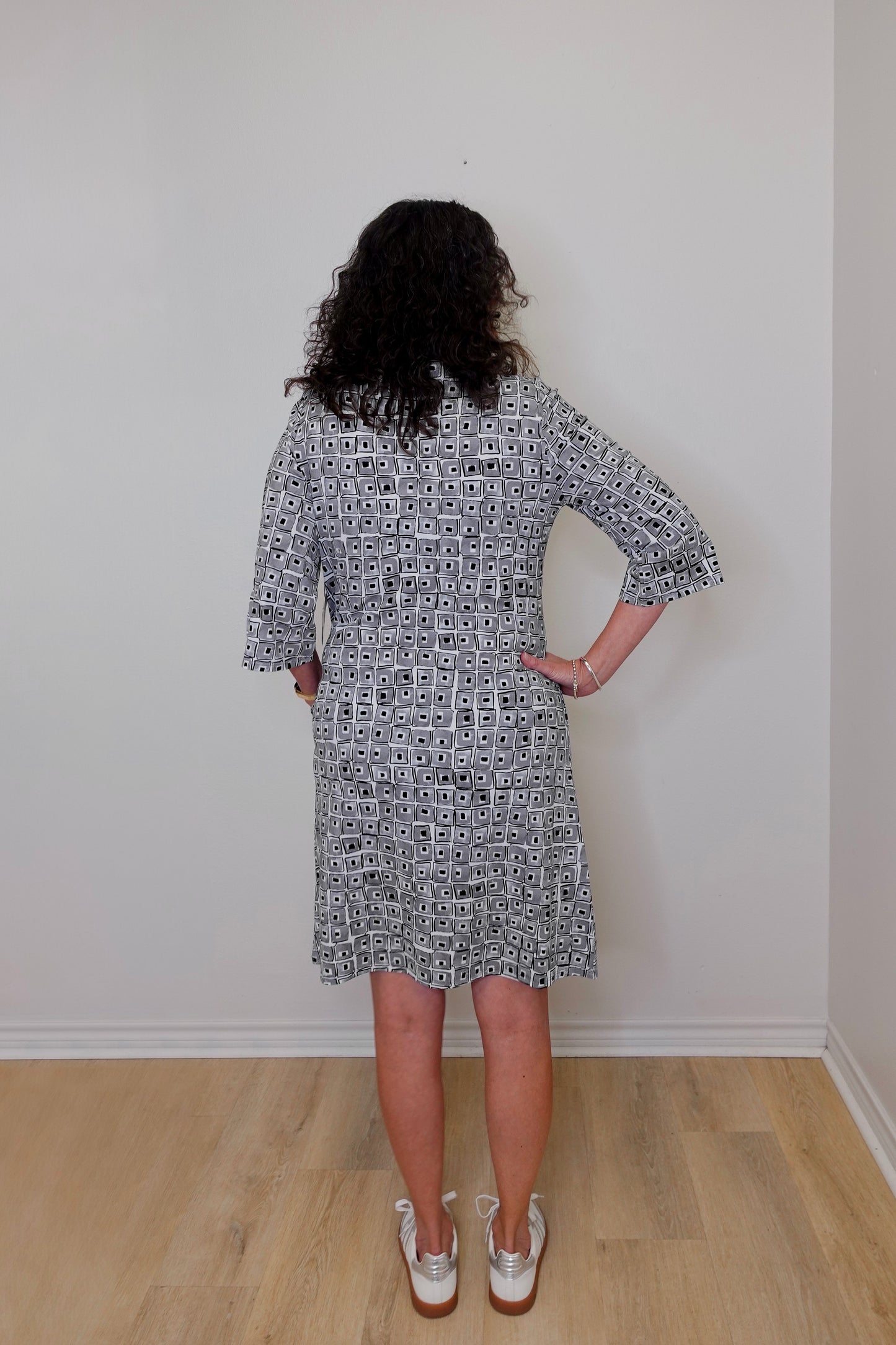 CORE TRAVEL CUBISM CITY DRESS
