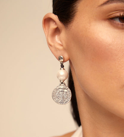 ALEJANDRIA PEARL EARRINGS
