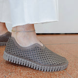 Tulip Slip - On