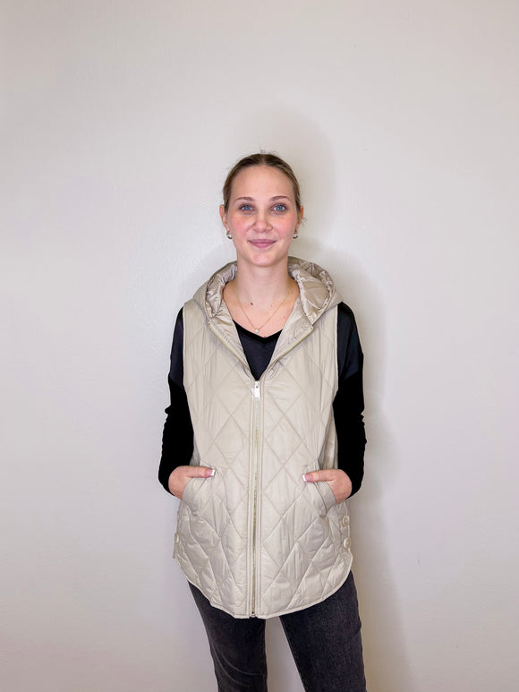 HOODED QUILTED VEST