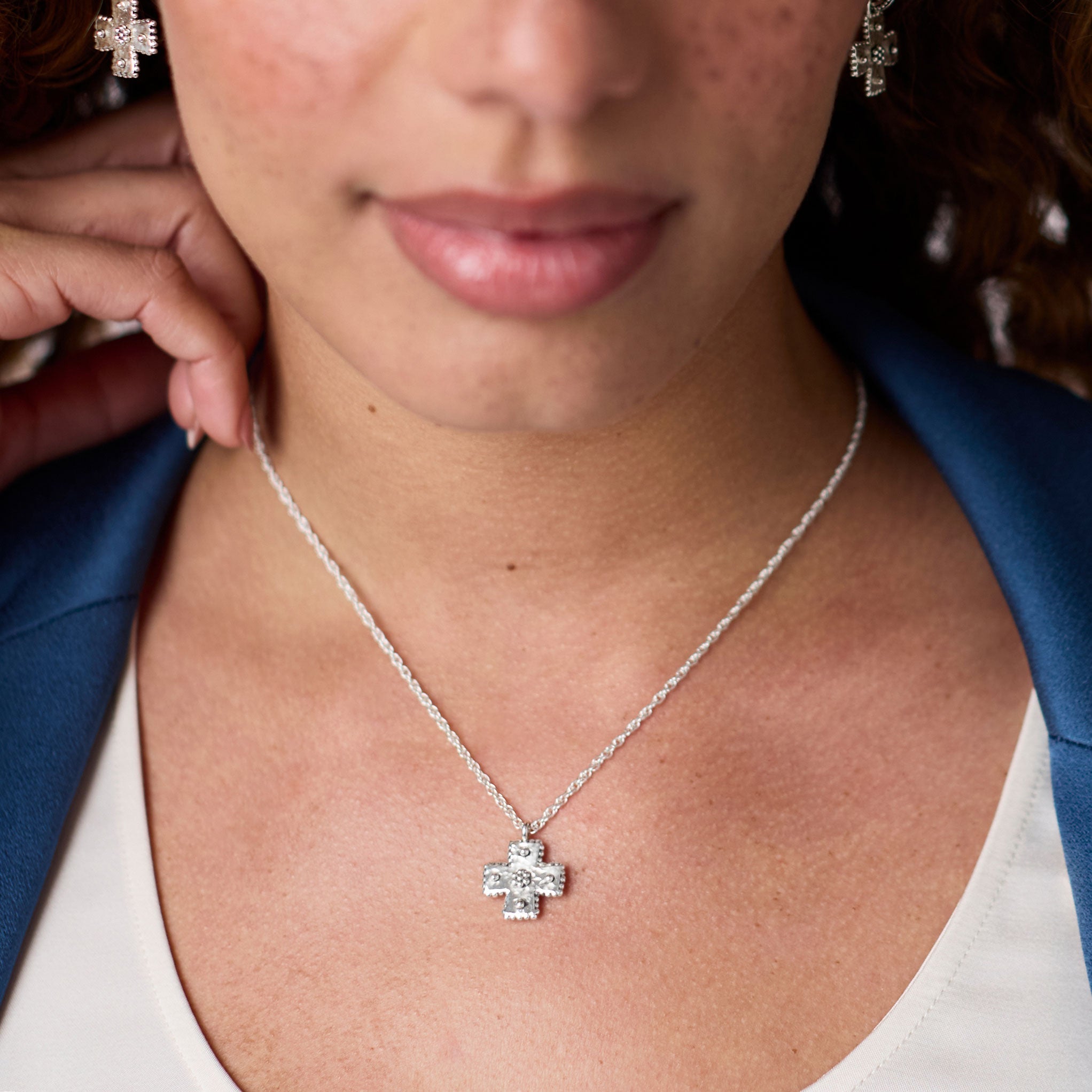 Julie Vos Malta Canterbury Station Necklace in silver with delicate station details