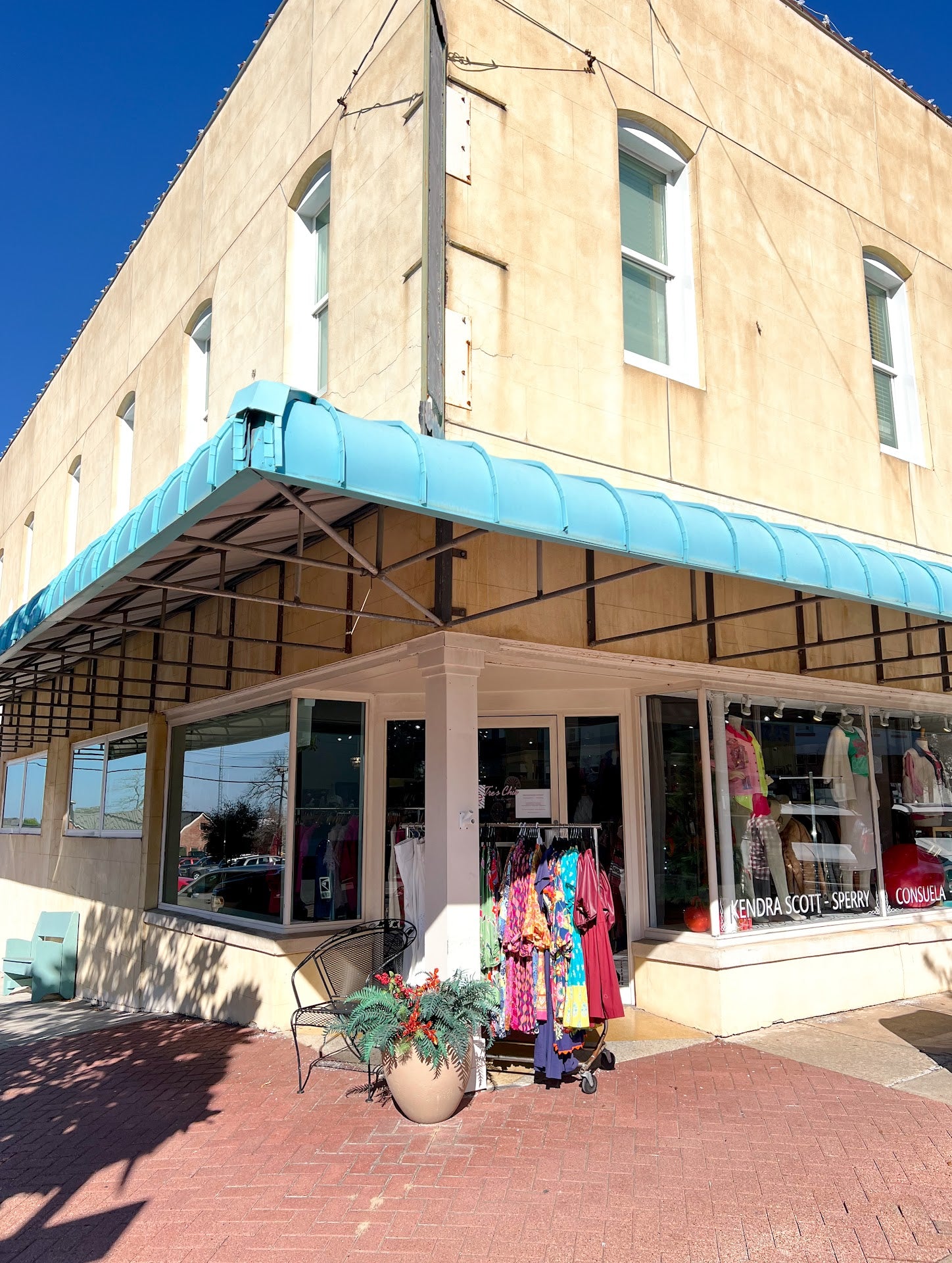 Tres Chic Boutique