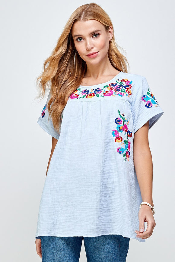 FLORAL EMBROIDERED S/S TOP