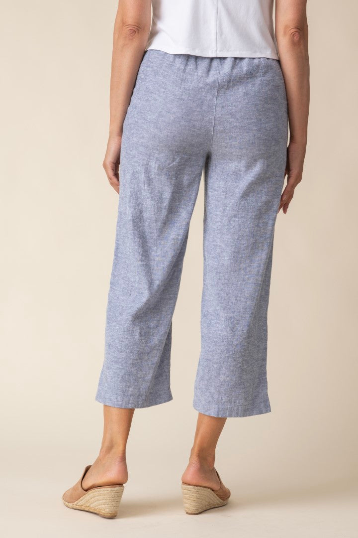 Solid Pleat Button Capri