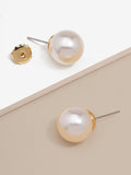 CHUNKY PEARL STUDS